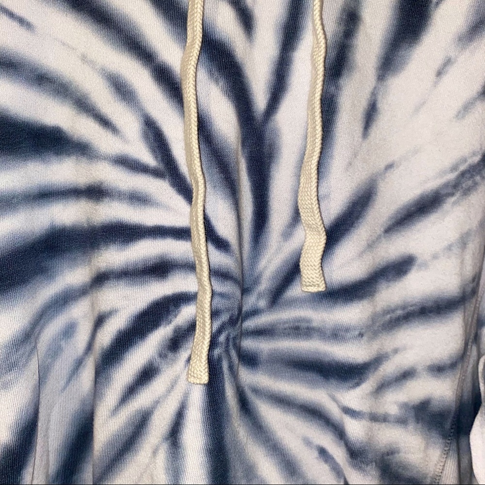TYE DYE HOODIE • No Boundaries